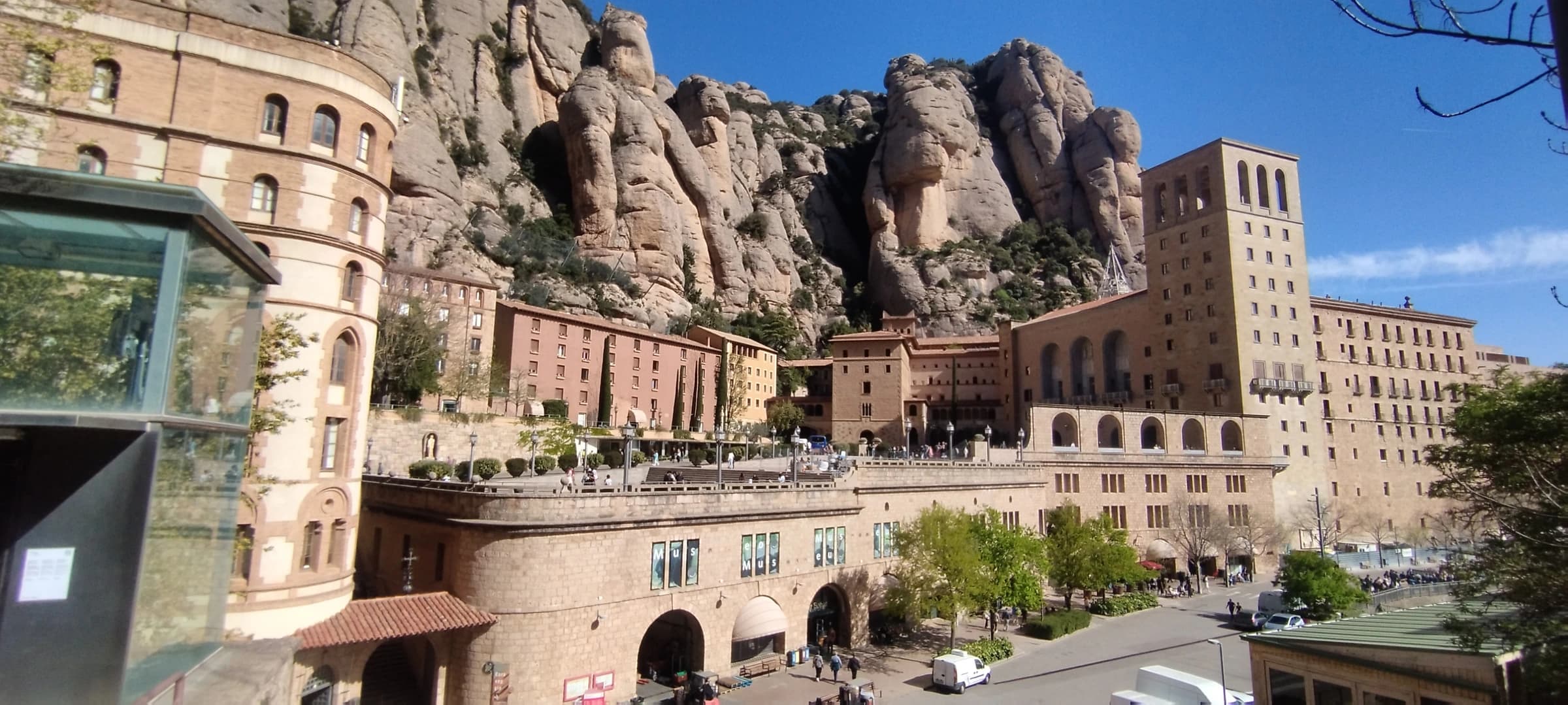 Из Барселоны — в Монсеррат: день, который хочется прожить медленно